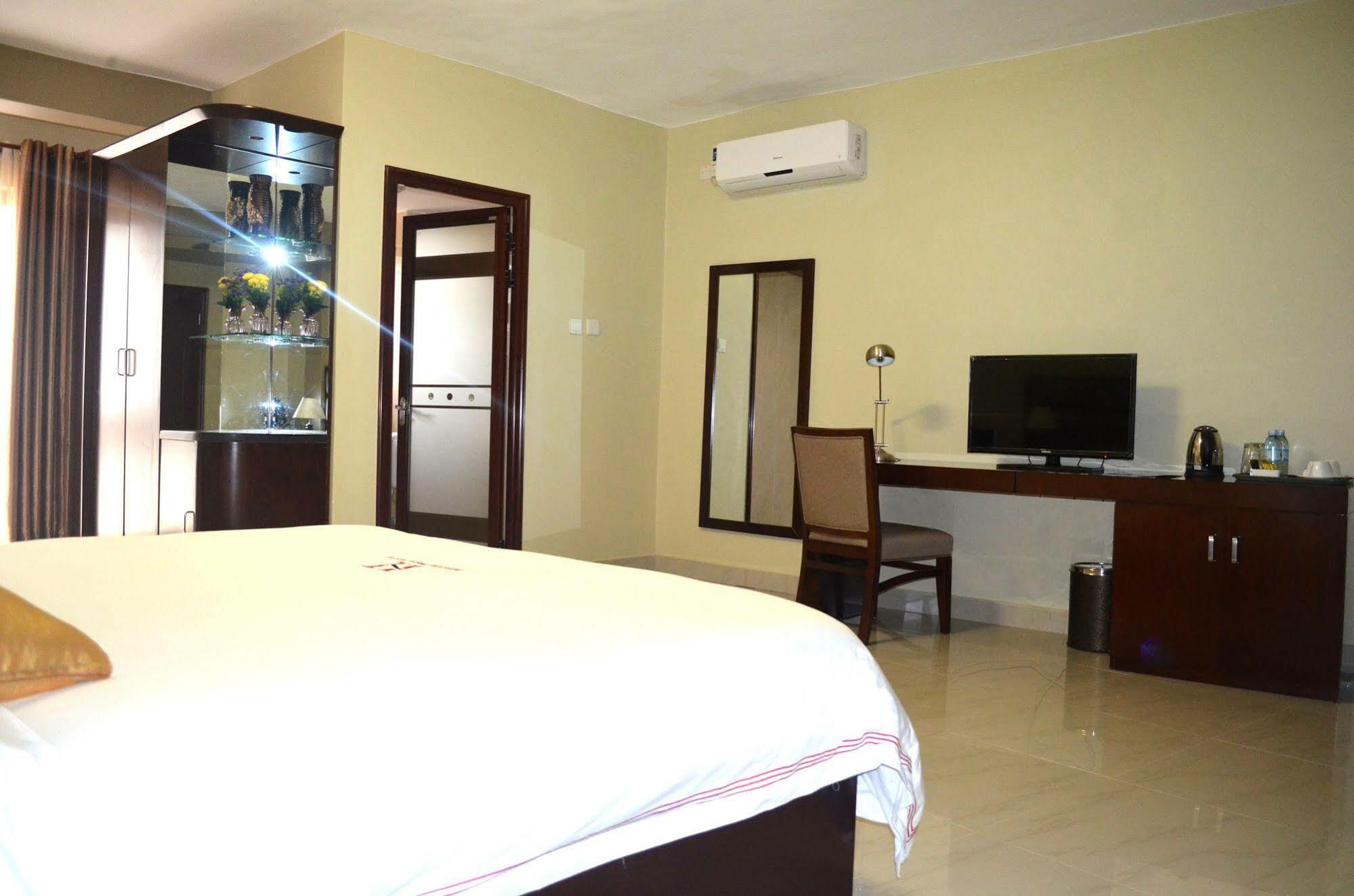 Hillside Plaza Hotel Kampala Zewnętrze zdjęcie